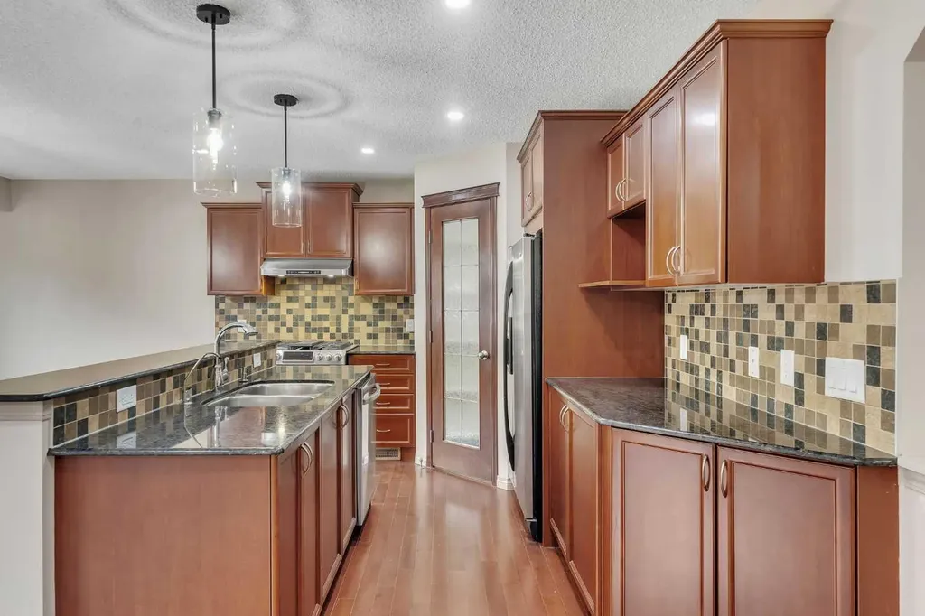 263 Royal Birch Way NW Calgary AB T3G 5Y2