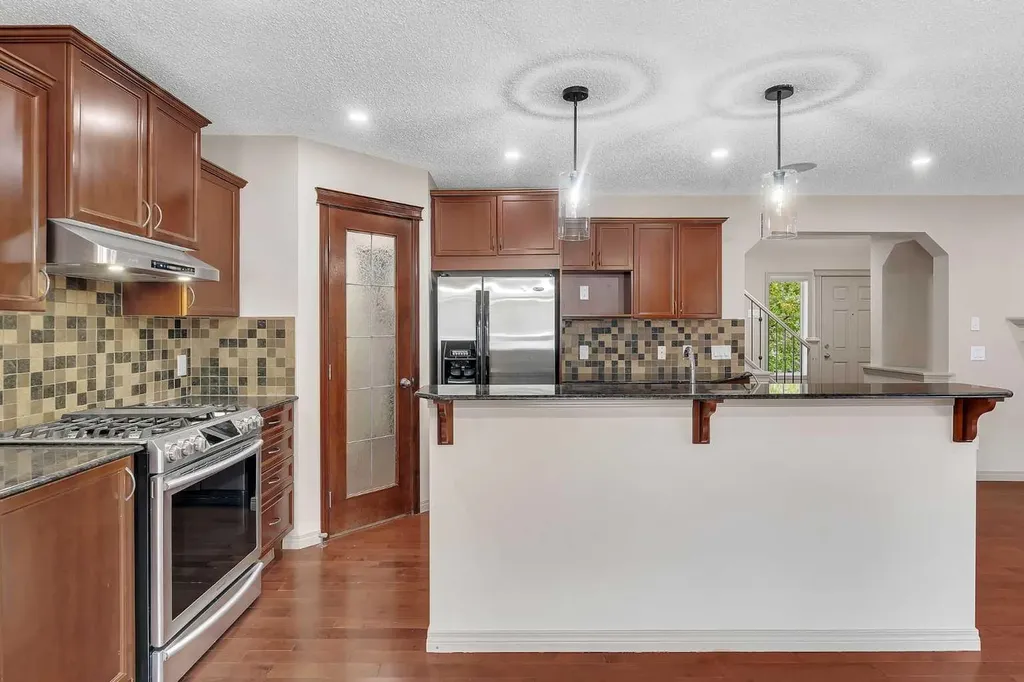 263 Royal Birch Way NW Calgary AB T3G 5Y2