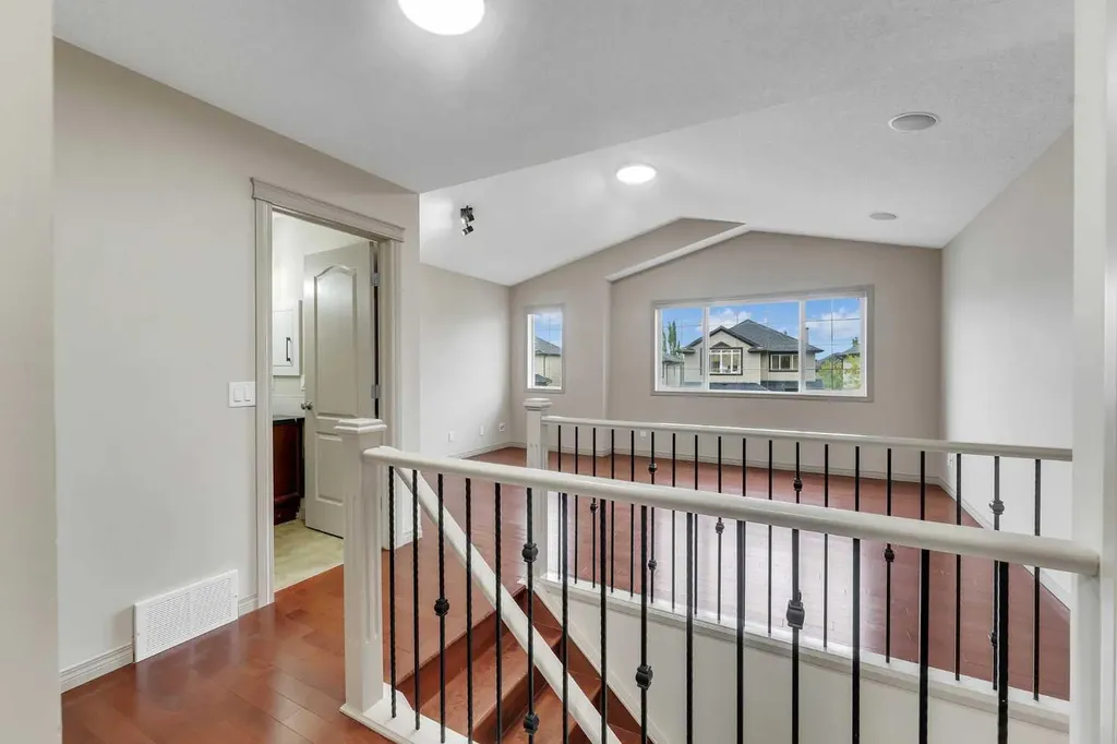 263 Royal Birch Way NW Calgary AB T3G 5Y2