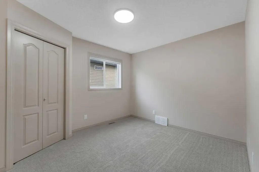 263 Royal Birch Way NW Calgary AB T3G 5Y2