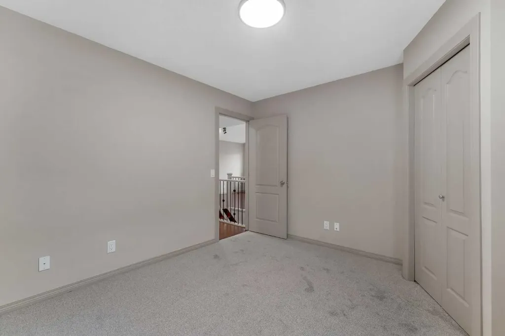 263 Royal Birch Way NW Calgary AB T3G 5Y2