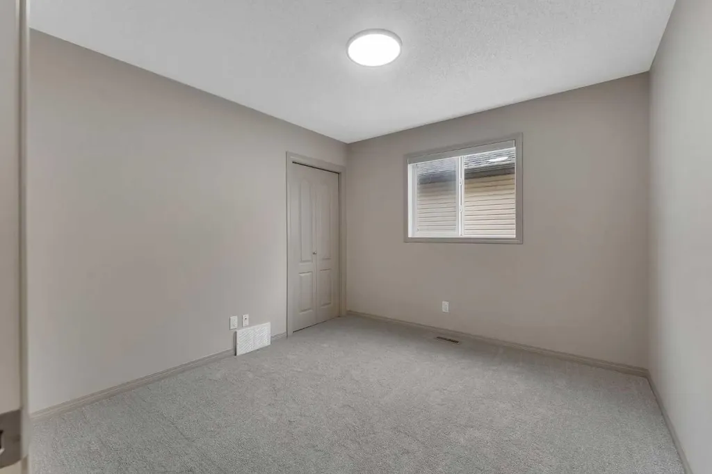 263 Royal Birch Way NW Calgary AB T3G 5Y2