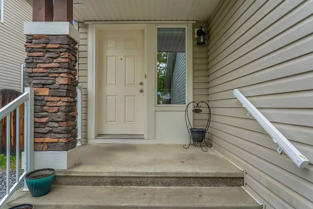 263 Royal Birch Way NW Calgary AB T3G 5Y2