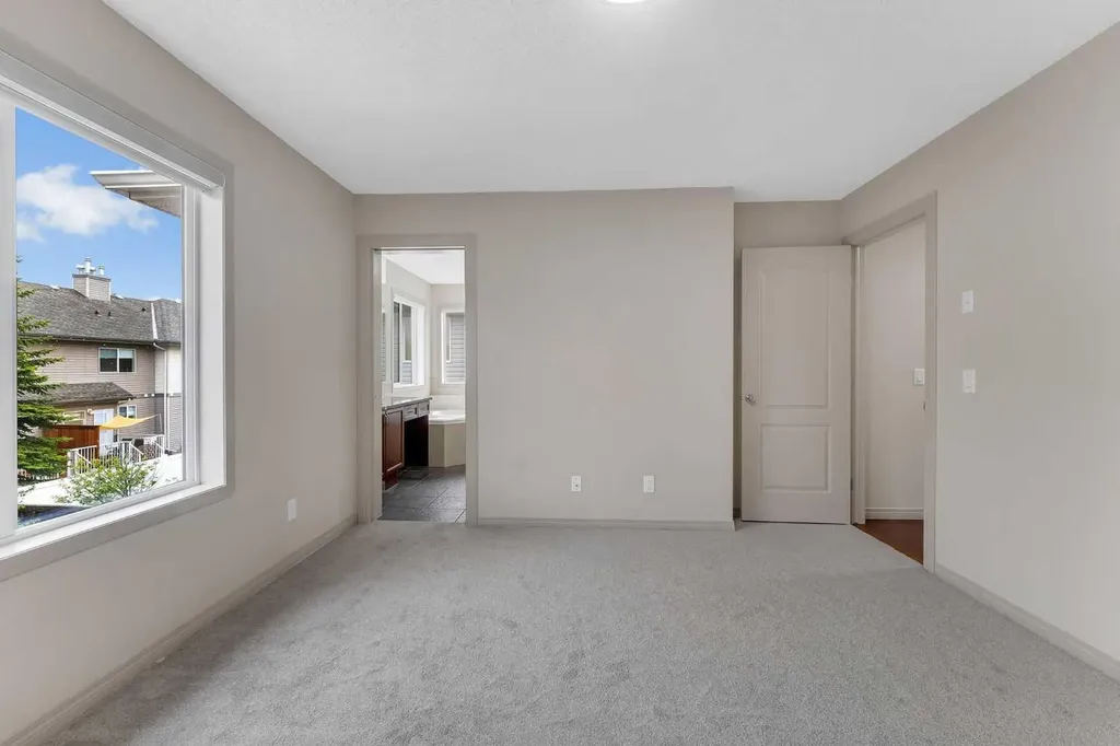 263 Royal Birch Way NW Calgary AB T3G 5Y2