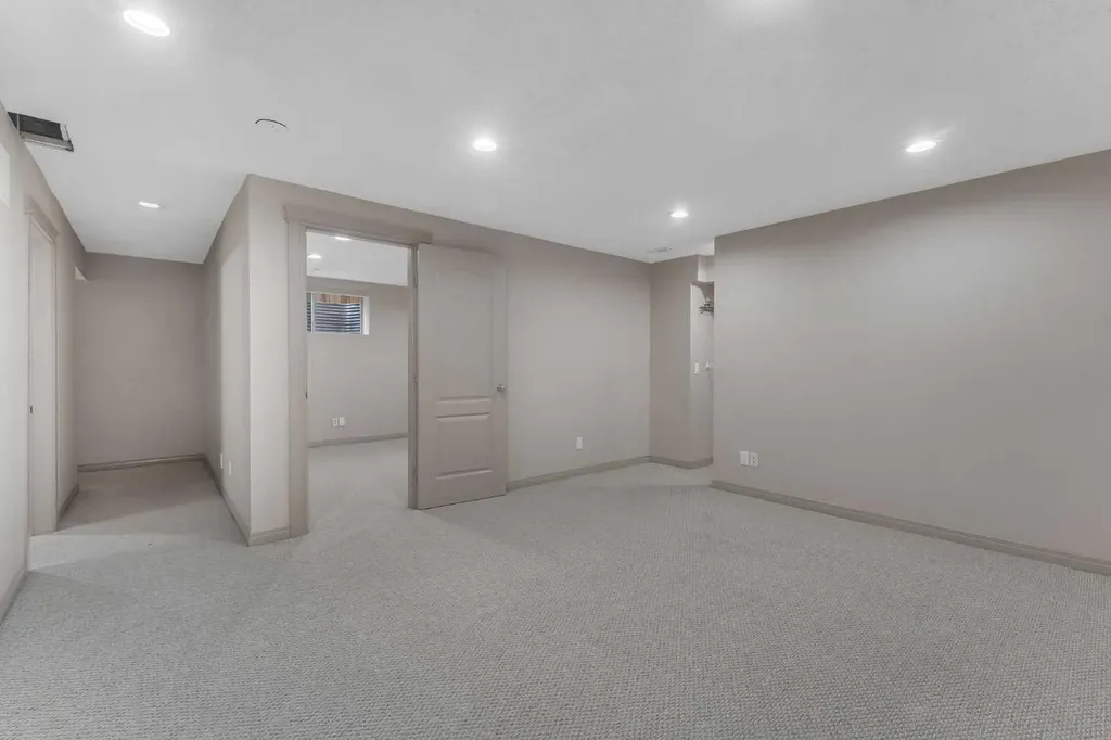 263 Royal Birch Way NW Calgary AB T3G 5Y2
