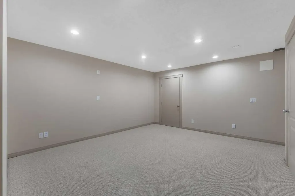 263 Royal Birch Way NW Calgary AB T3G 5Y2