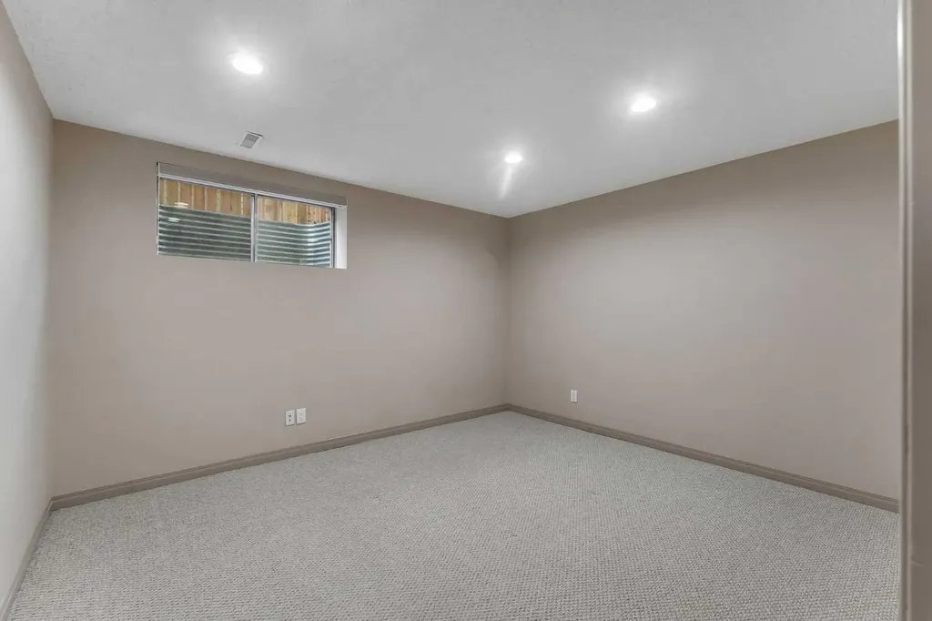 263 Royal Birch Way NW Calgary AB T3G 5Y2