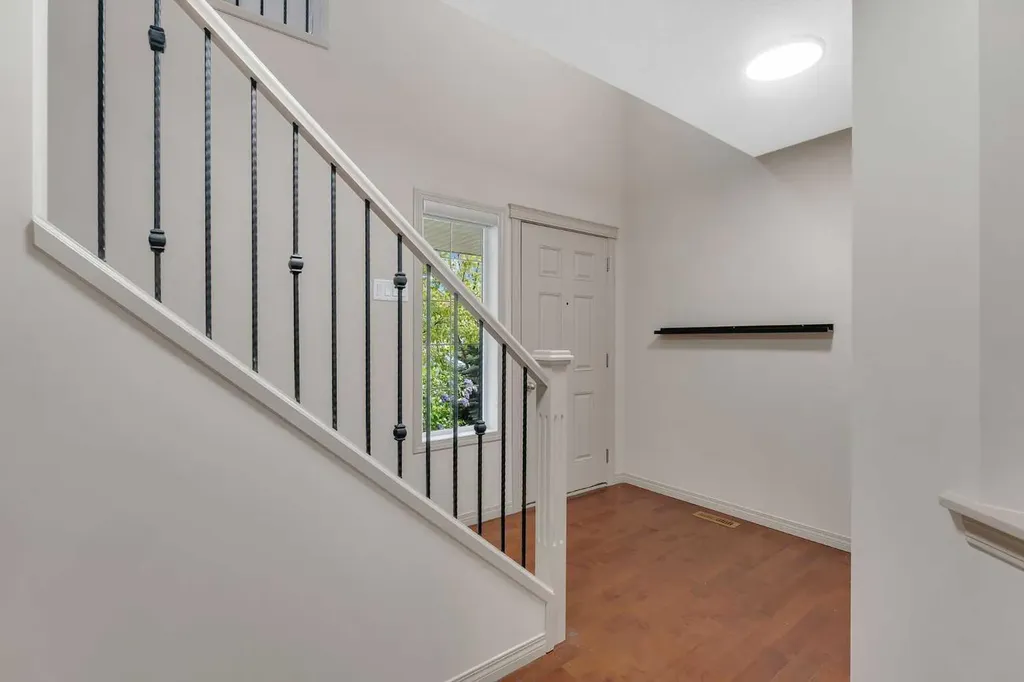 263 Royal Birch Way NW Calgary AB T3G 5Y2