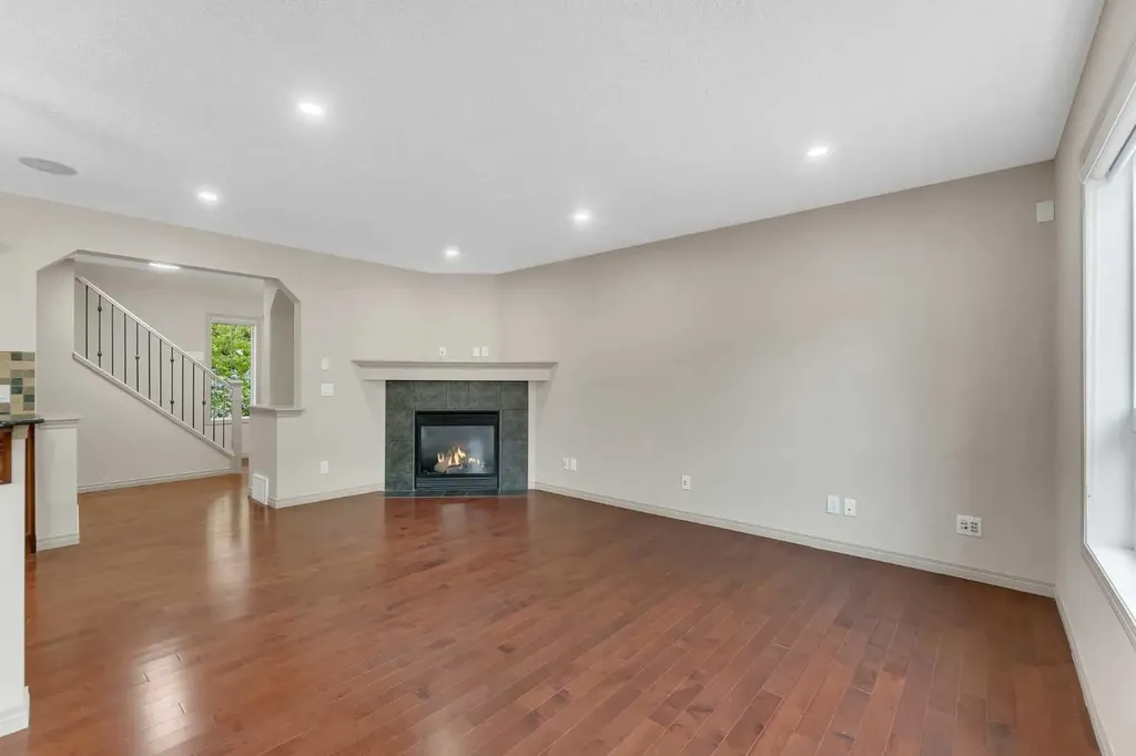 263 Royal Birch Way NW Calgary AB T3G 5Y2