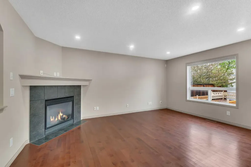 263 Royal Birch Way NW Calgary AB T3G 5Y2