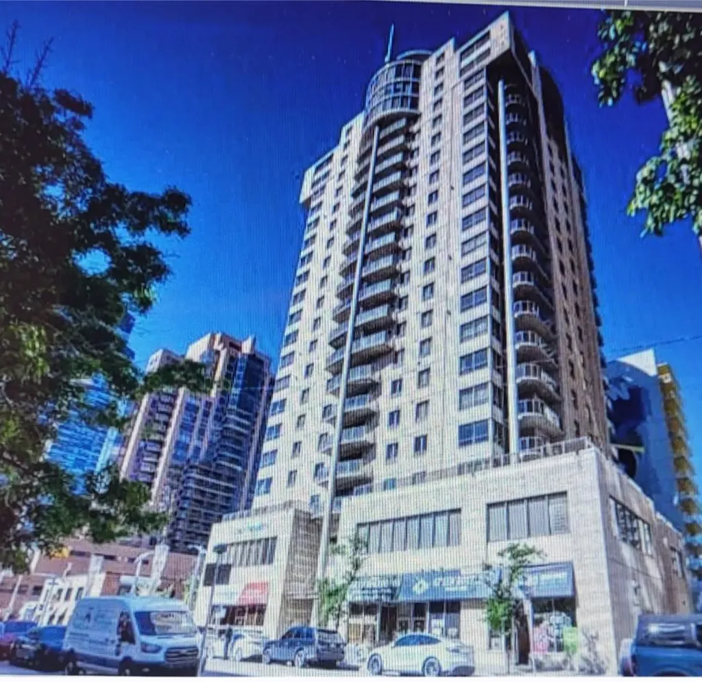 683 10 Street SW Calgary AB T2P5G3