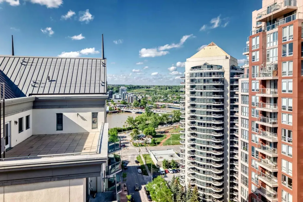 683 10 Street SW Calgary AB T2P5G3