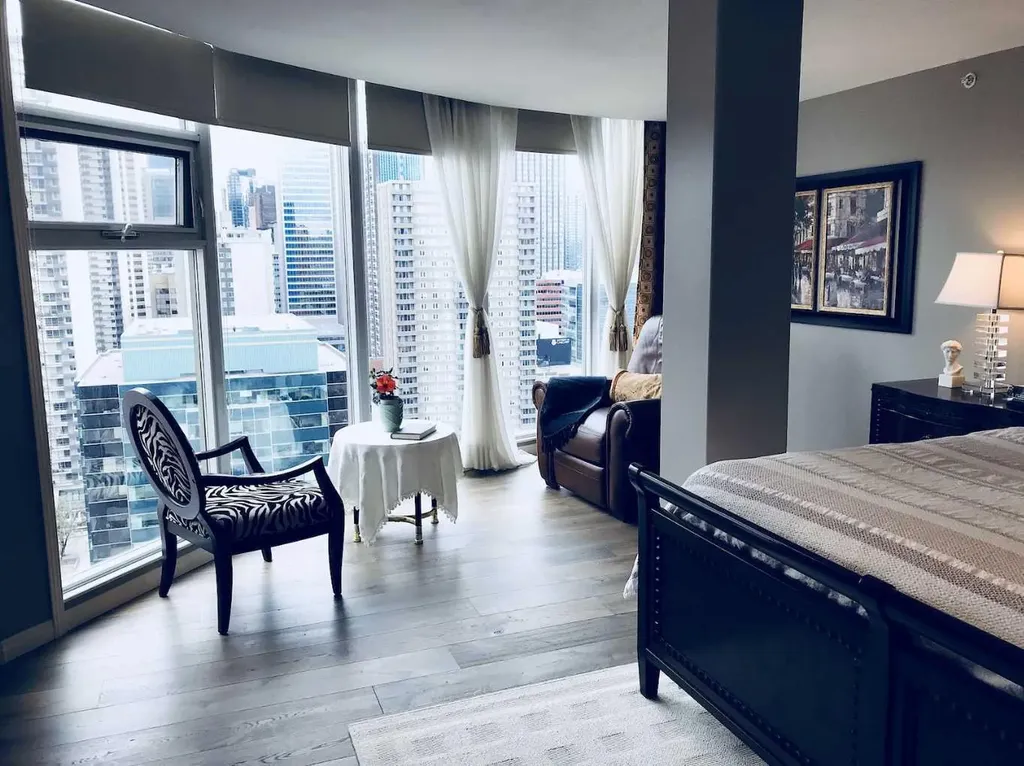 683 10 Street SW Calgary AB T2P5G3
