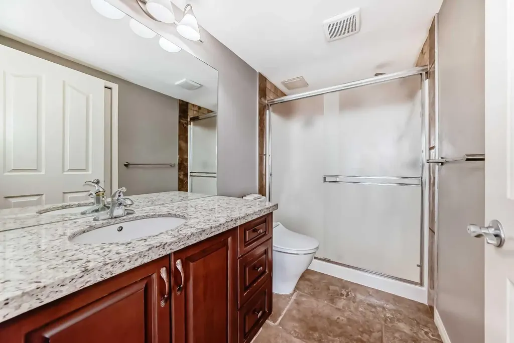 683 10 Street SW Calgary AB T2P5G3