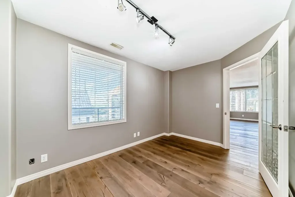 683 10 Street SW Calgary AB T2P5G3