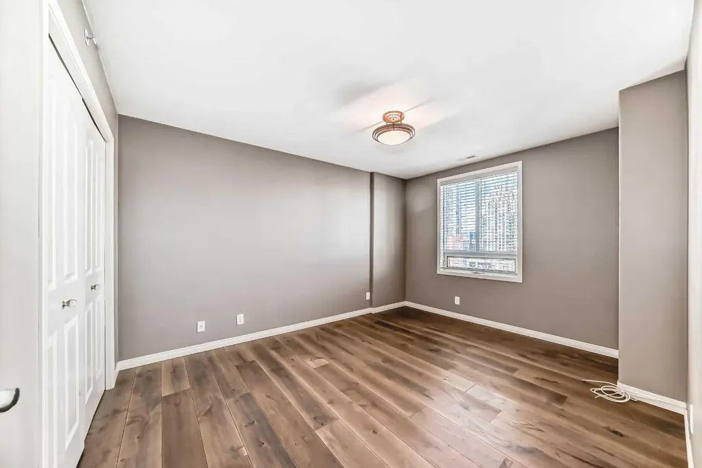 683 10 Street SW Calgary AB T2P5G3