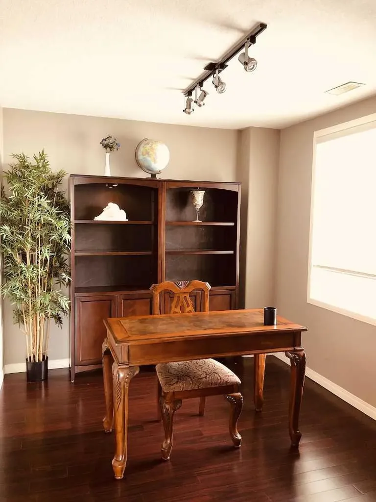 683 10 Street SW Calgary AB T2P5G3
