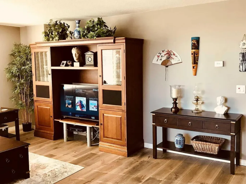 683 10 Street SW Calgary AB T2P5G3