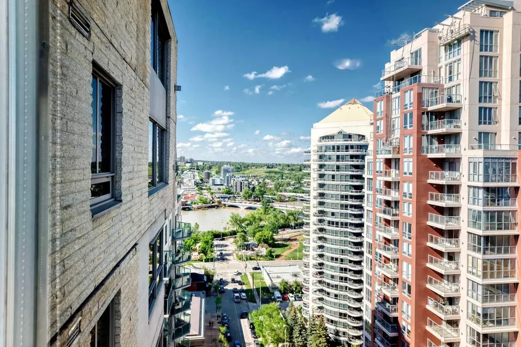 683 10 Street SW Calgary AB T2P5G3