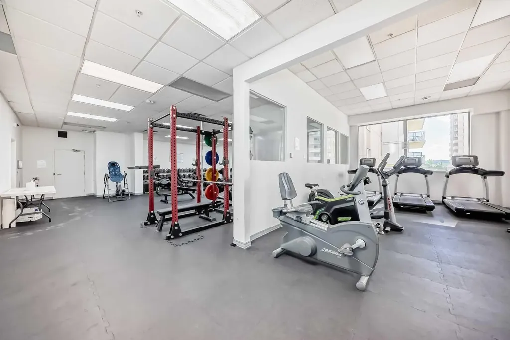 683 10 Street SW Calgary AB T2P5G3
