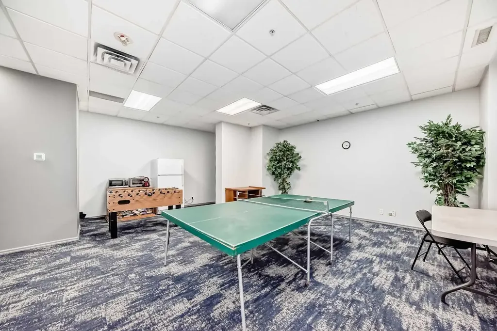 683 10 Street SW Calgary AB T2P5G3