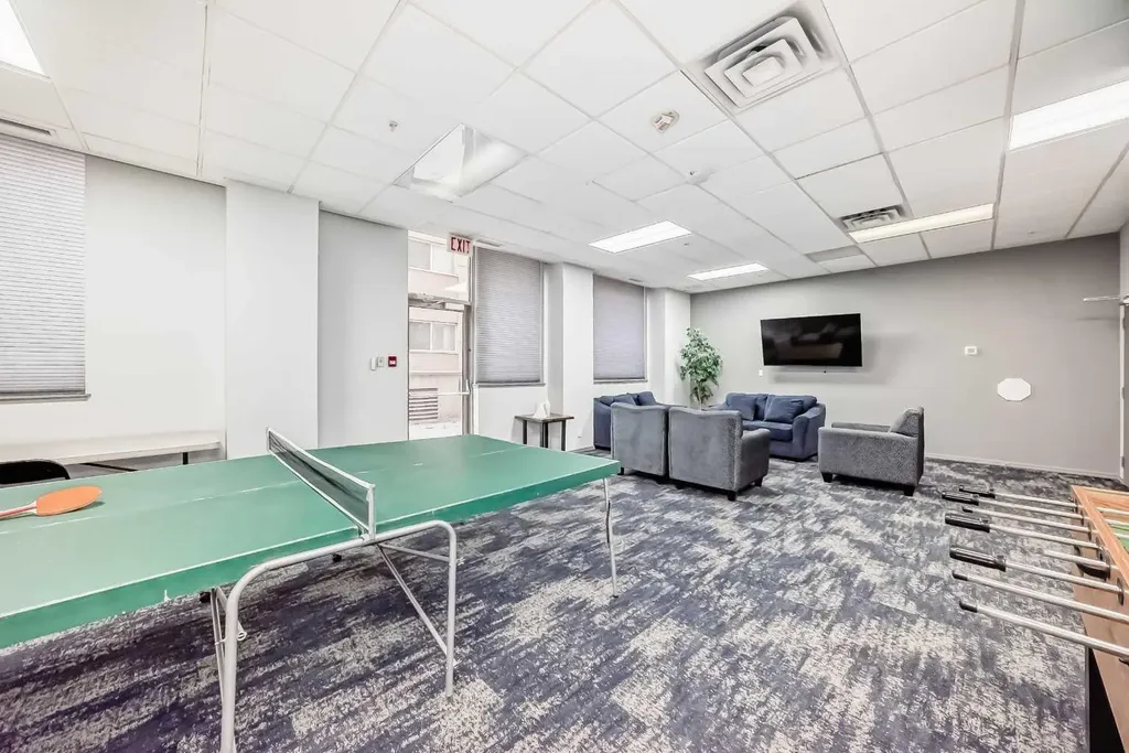 683 10 Street SW Calgary AB T2P5G3