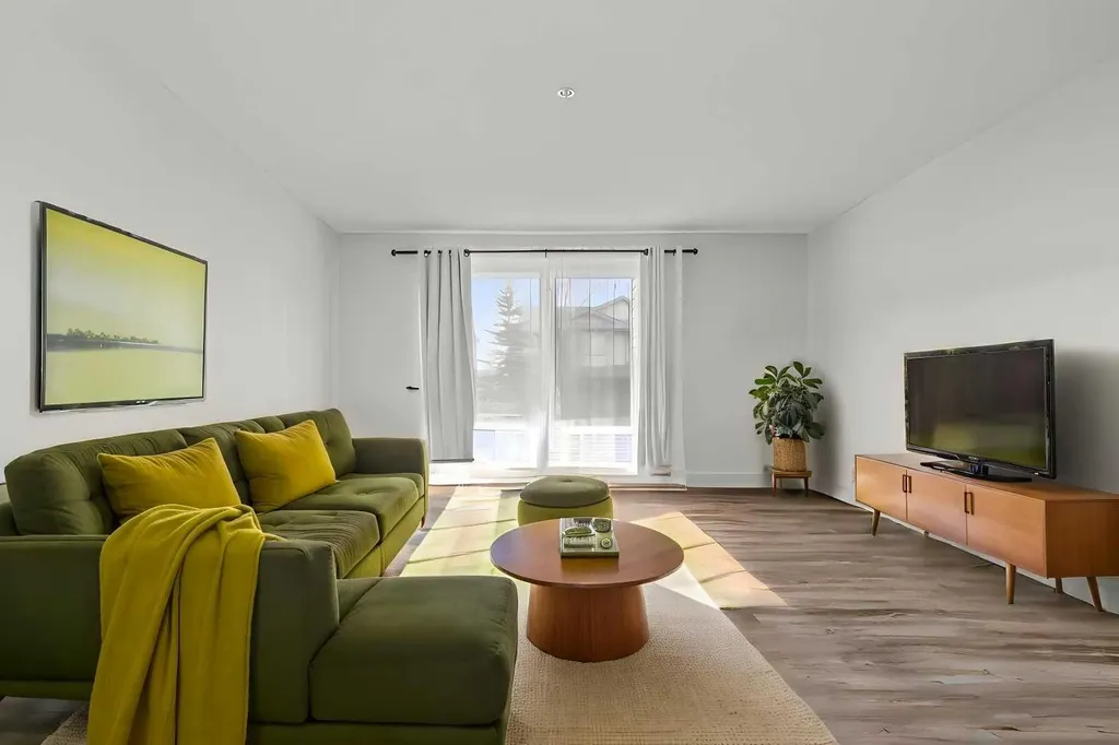 2371 Eversyde Avenue SW Calgary AB T2Y 4S3
