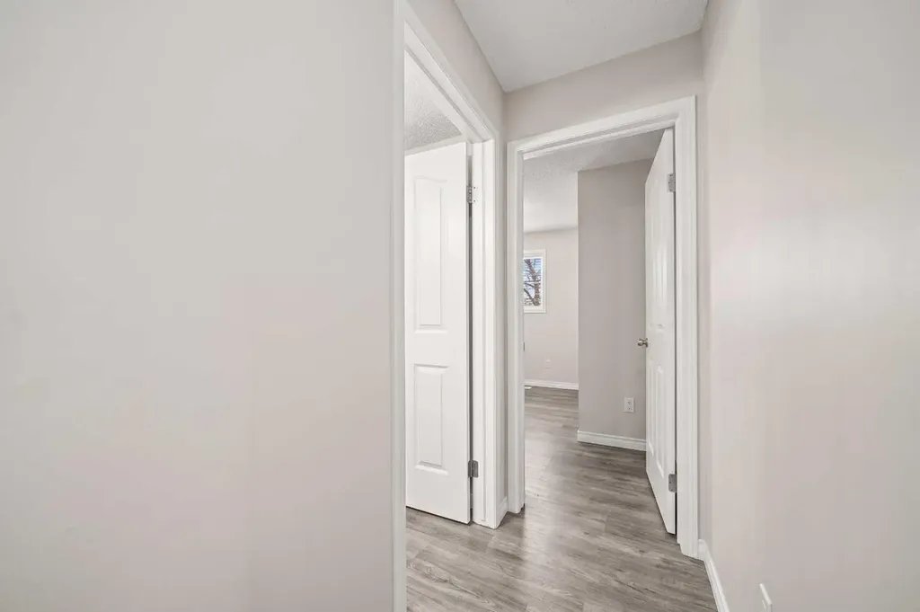 2371 Eversyde Avenue SW Calgary AB T2Y 4S3