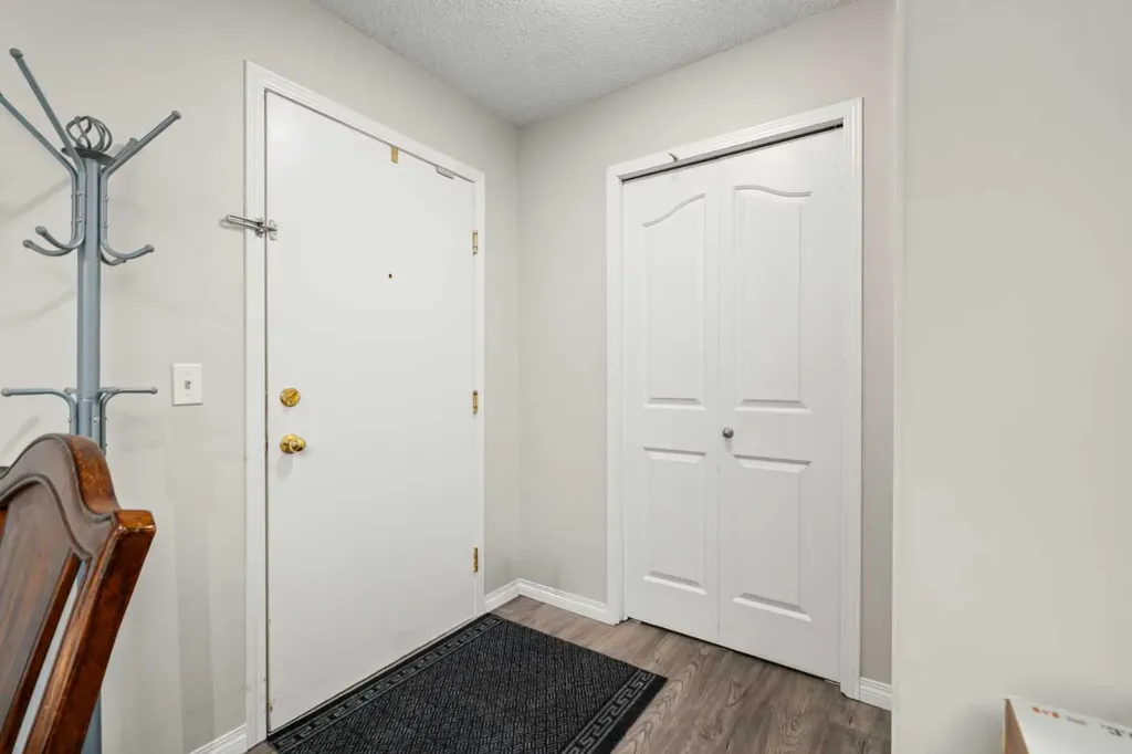 2371 Eversyde Avenue SW Calgary AB T2Y 4S3