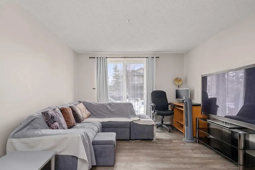 2371 Eversyde Avenue SW Calgary AB T2Y 4S3