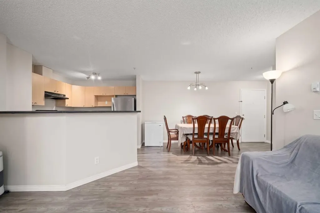 2371 Eversyde Avenue SW Calgary AB T2Y 4S3