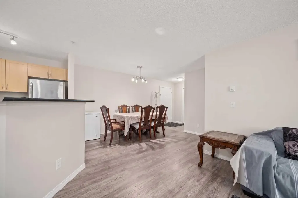 2371 Eversyde Avenue SW Calgary AB T2Y 4S3
