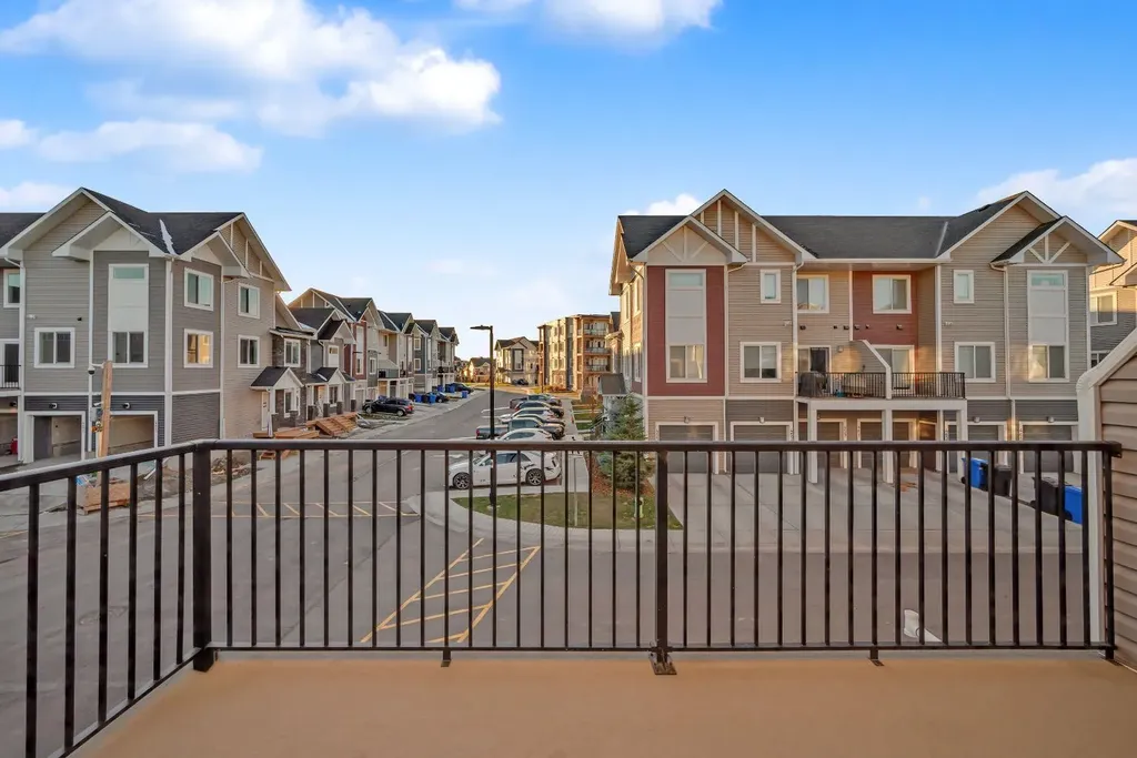 450 Canals Crossing SW Airdrie AB T4B 4L3