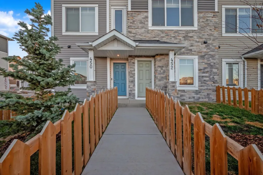 450 Canals Crossing SW Airdrie AB T4B 4L3