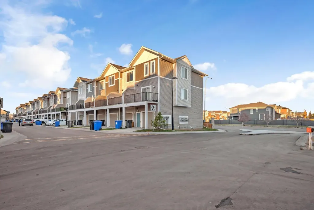 450 Canals Crossing SW Airdrie AB T4B 4L3