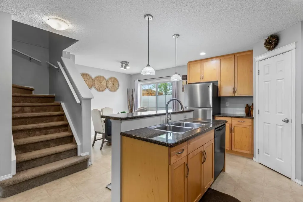 22-189 Country Village Manor NE Calgary AB T3K 0L6