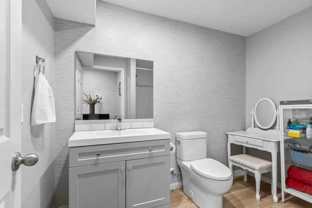 189 Country Village Manor NE Calgary AB T3K 0L6
