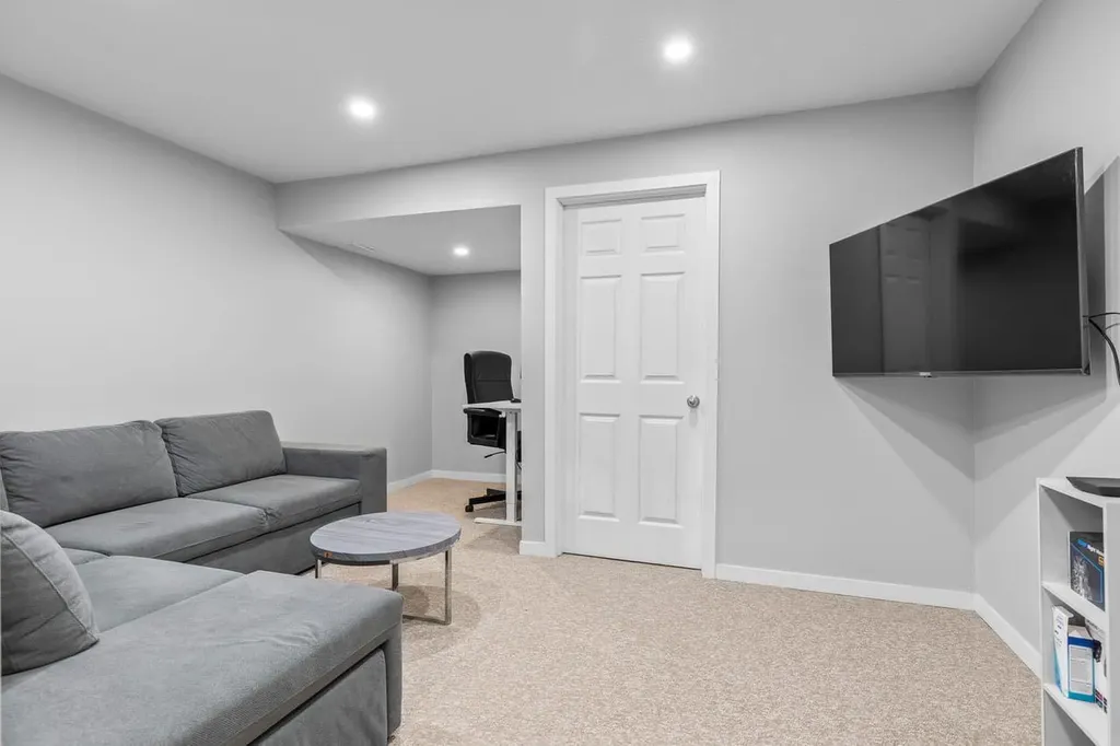 22-189 Country Village Manor NE Calgary AB T3K 0L6