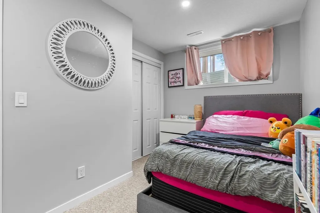 189 Country Village Manor NE Calgary AB T3K 0L6