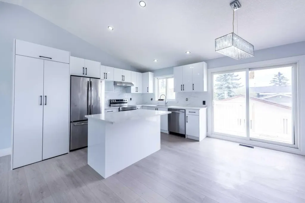141 Falshire Close NE Calgary AB T3J 3A2
