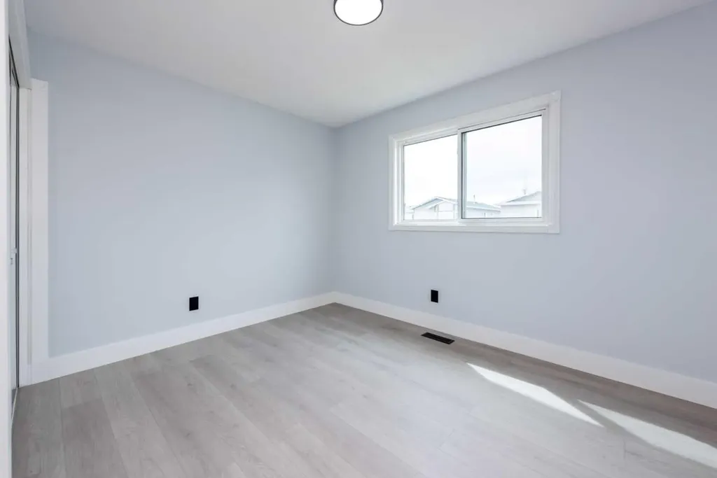 141 Falshire Close NE Calgary AB T3J 3A2