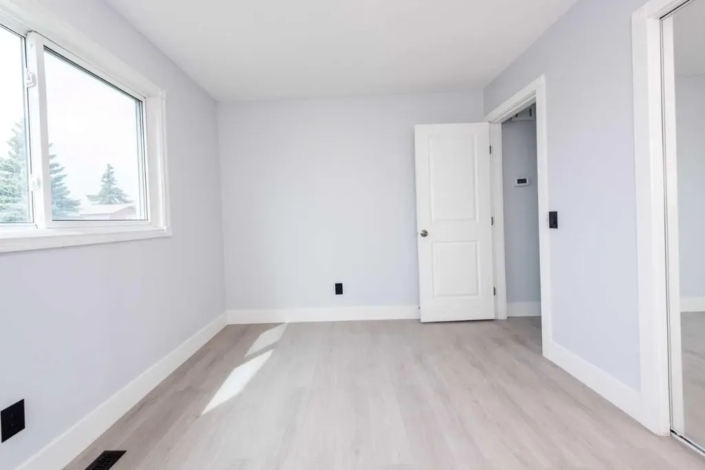 141 Falshire Close NE Calgary AB T3J 3A2