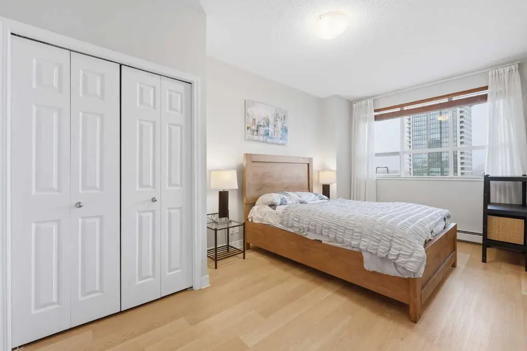 1053 10 Street SW Calgary AB T2R 1S6