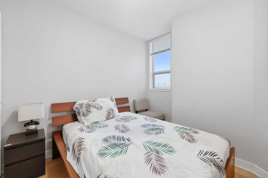 1053 10 Street SW Calgary AB T2R 1S6