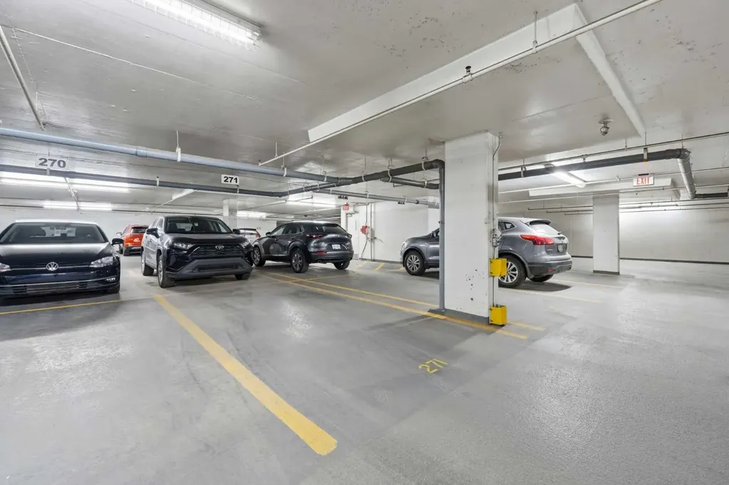 1053 10 Street SW Calgary AB T2R 1S6