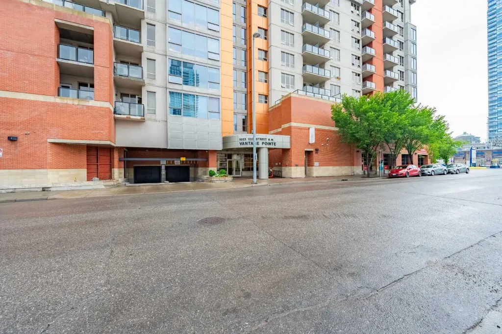 1053 10 Street SW Calgary AB T2R 1S6