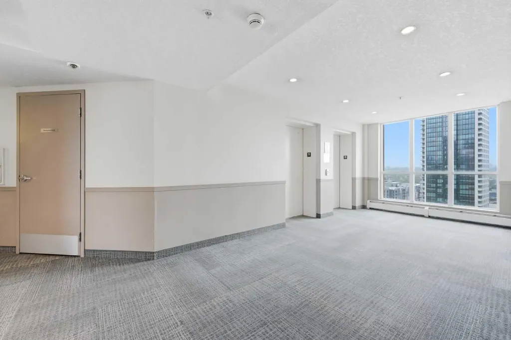1053 10 Street SW Calgary AB T2R 1S6