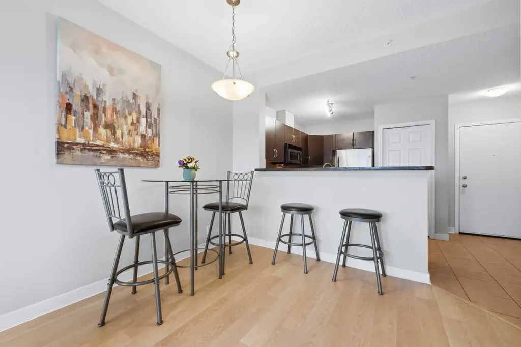 1053 10 Street SW Calgary AB T2R 1S6