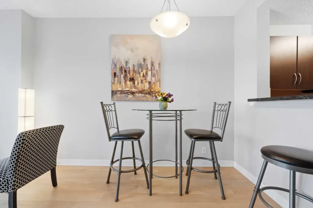 1053 10 Street SW Calgary AB T2R 1S6