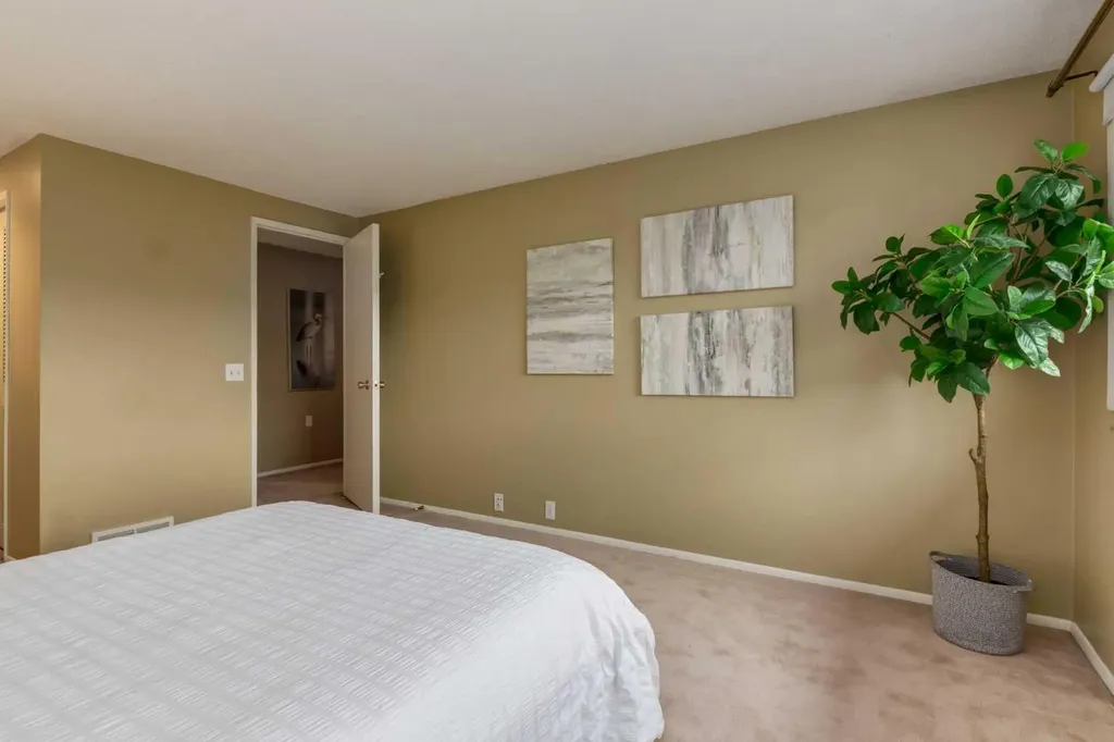 3302 50 Street NW Calgary AB T3A2C6